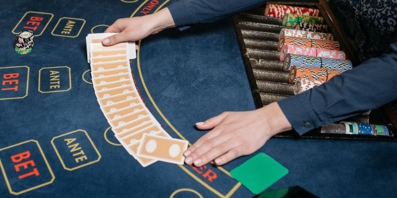 baccarat-bao-hiem-3