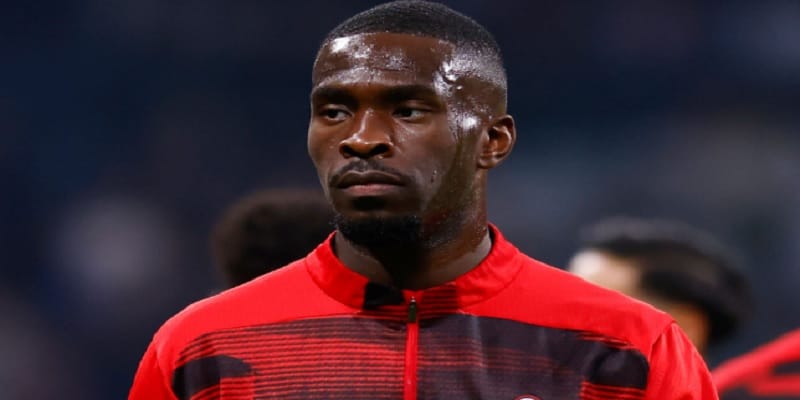thong-tin-cau-thu-fikayo-tomori-1