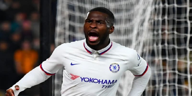 thong-tin-cau-thu-fikayo-tomori-2