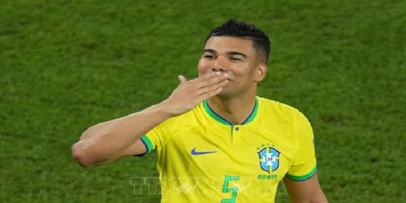 thong-tin-cau-thu-casemiro-1