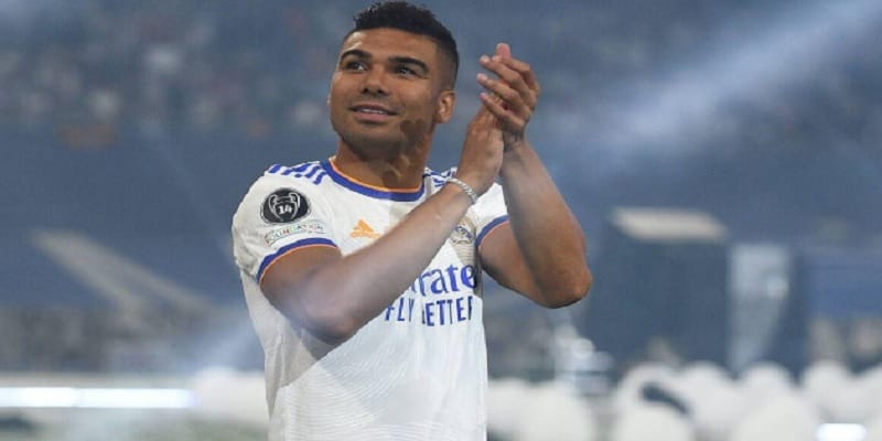 thong-tin-cau-thu-casemiro-2