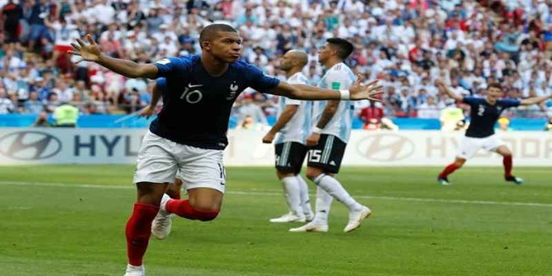 mbappe-bao-nhieu-tuoi-su-nghiep-ruc-ro-2